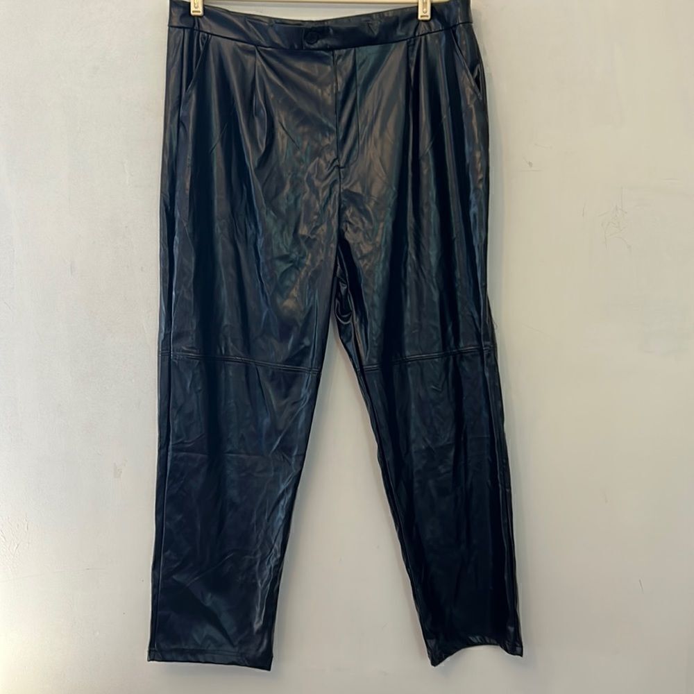 H by Halston black ankle length straight leg faux leather pants Size XL New